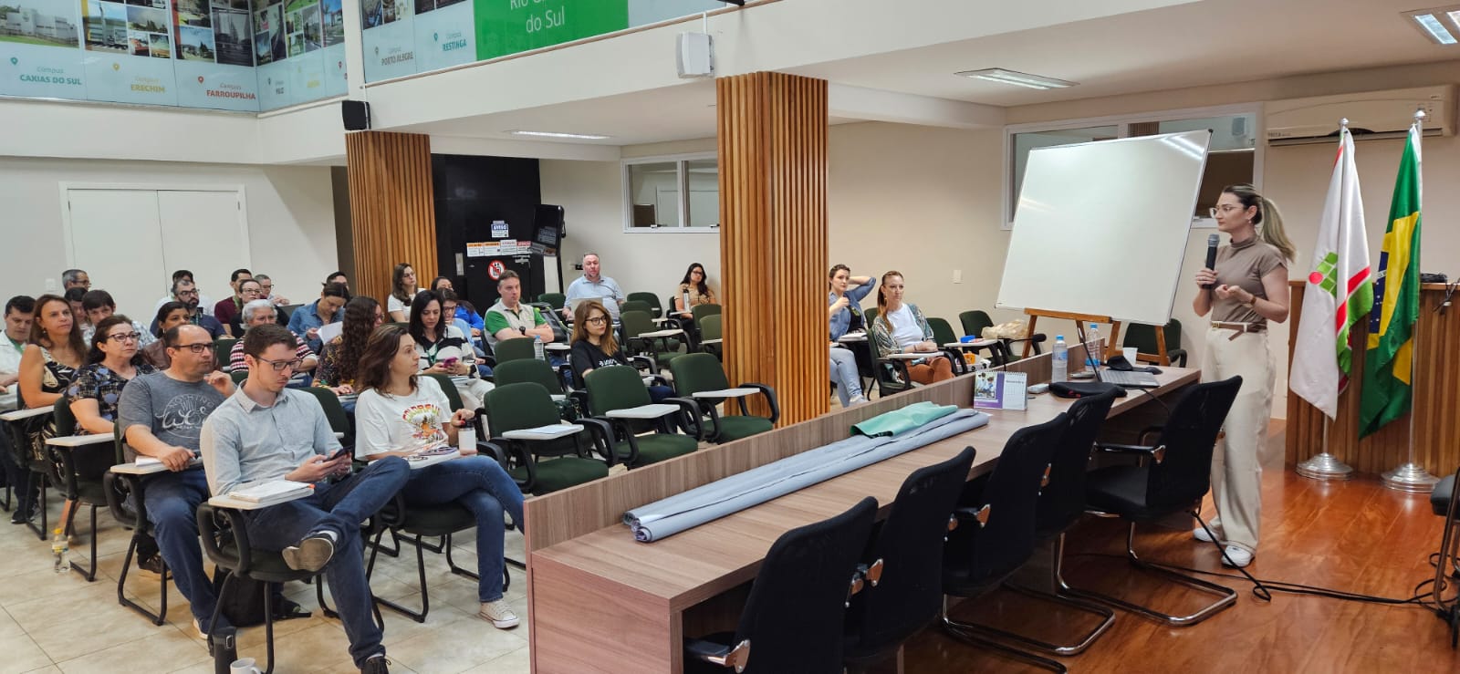 Unioeste: Egressa palestra na Gestão na Federal do Rio Grande do Sul